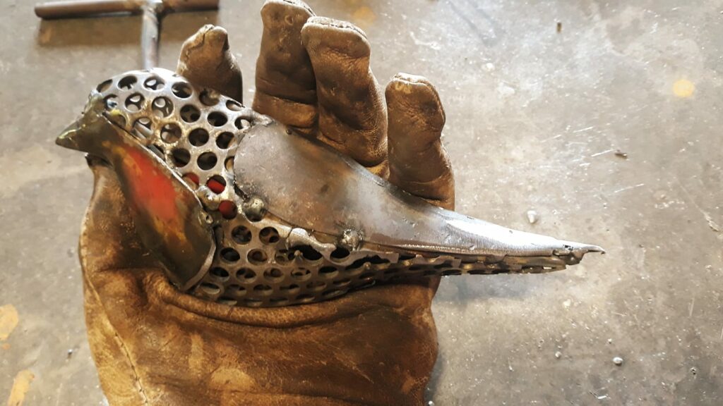 sculpture-metal-oiseaux-rougegorge